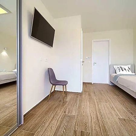 מלון Moderana Comfortable 3*